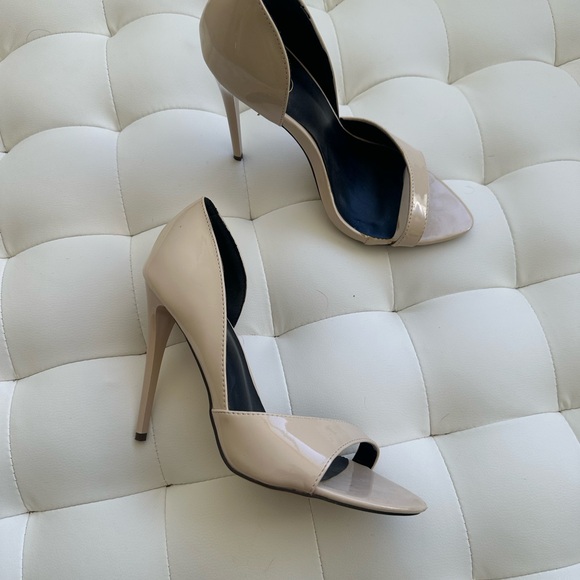 Sexy heels - Picture 2 of 2